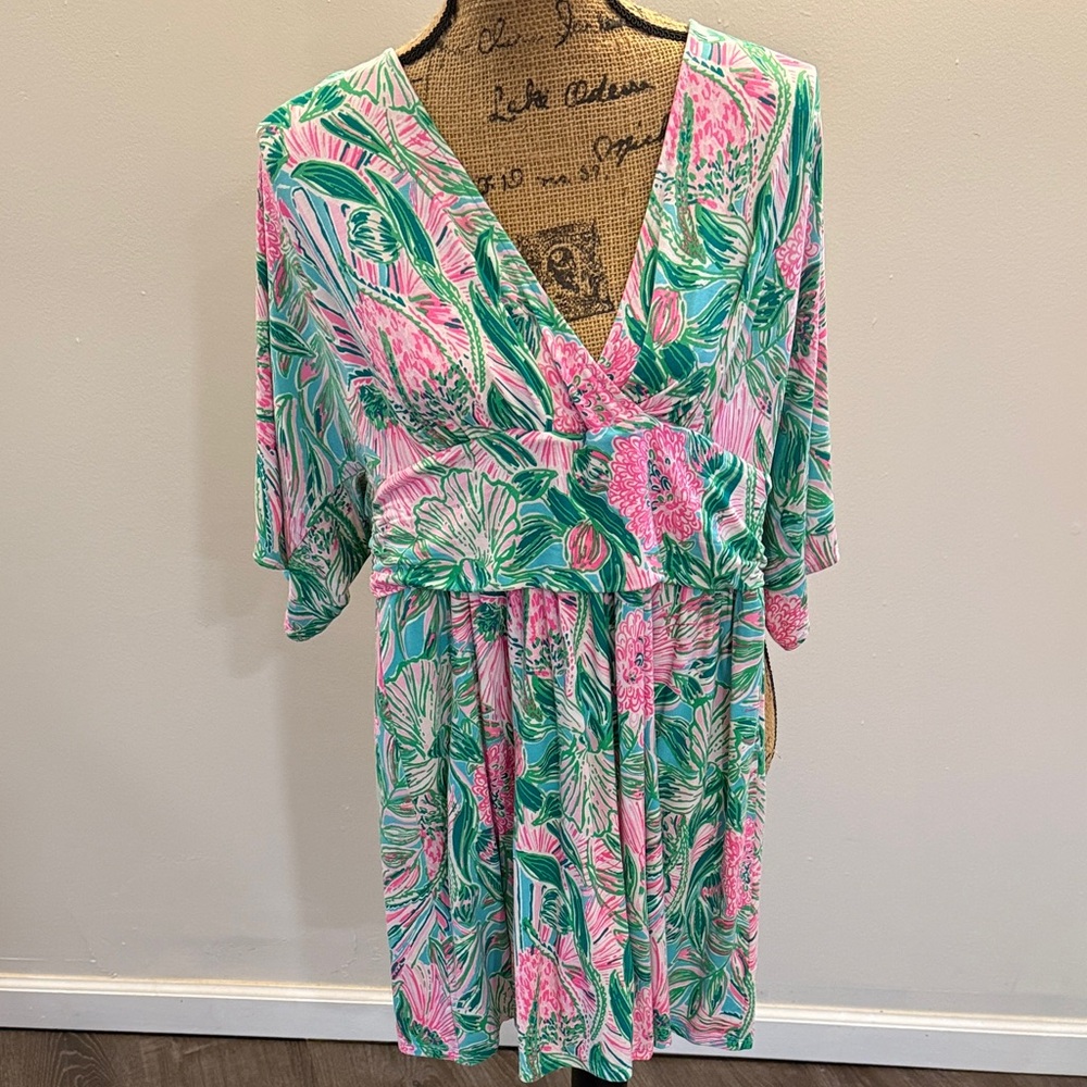 Awesome Lilly Pulitzer Floral V-Neck Pink & Green skort romper